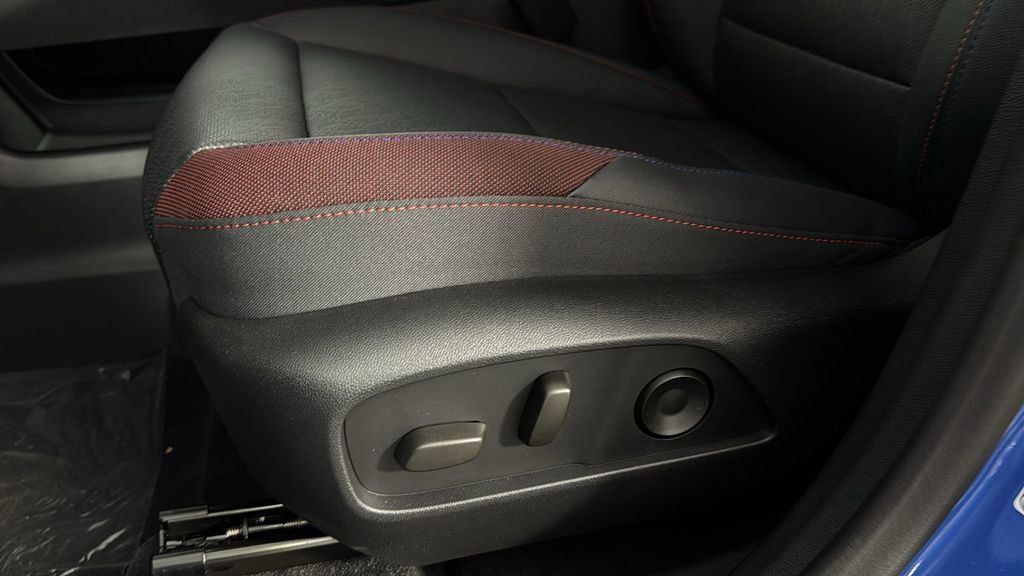 2025 Chevrolet Equinox RS photo 24