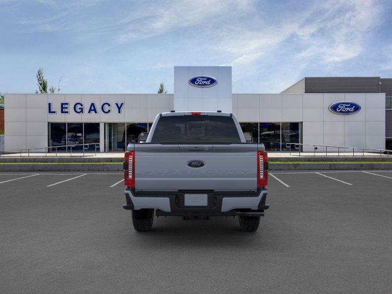 2025 Ford F-350 Lariat photo 4