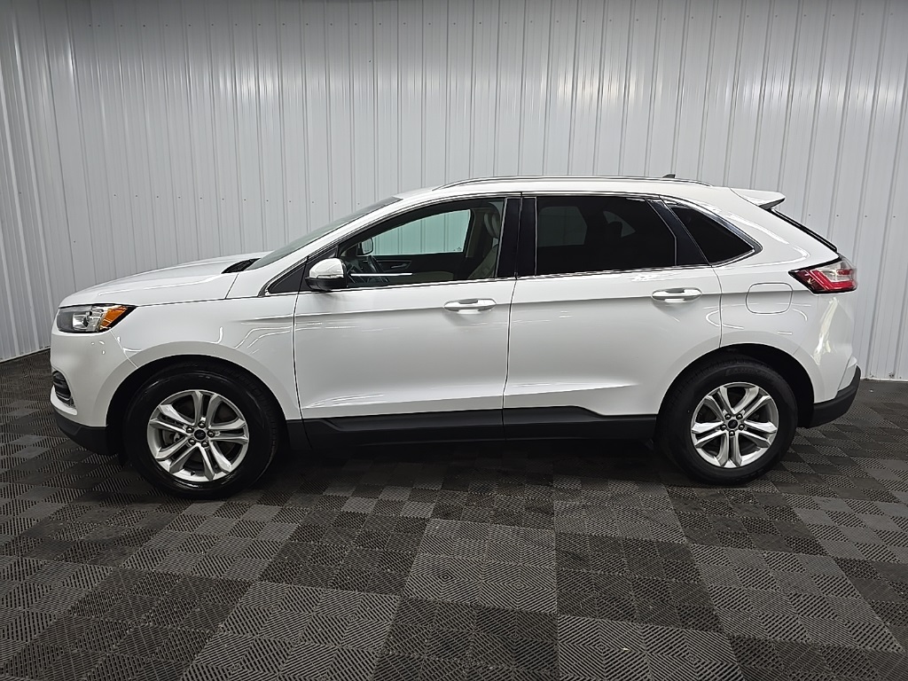 2020 Ford Edge SEL photo 2