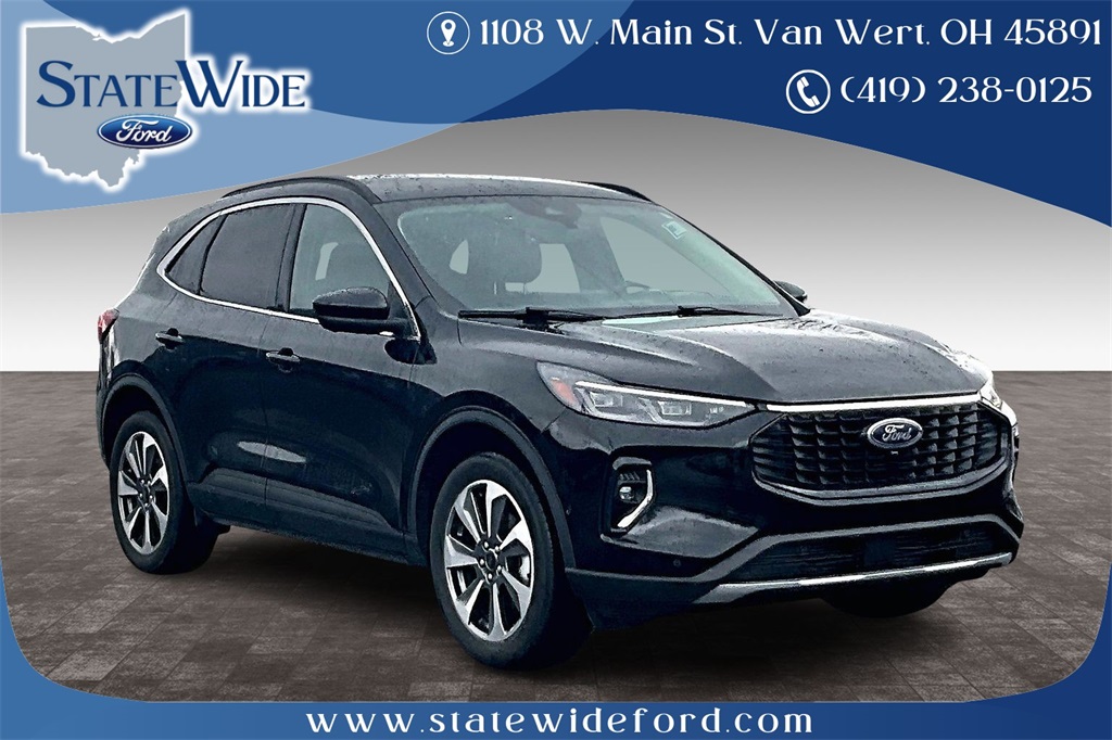 2023 Ford Escape Platinum's photo