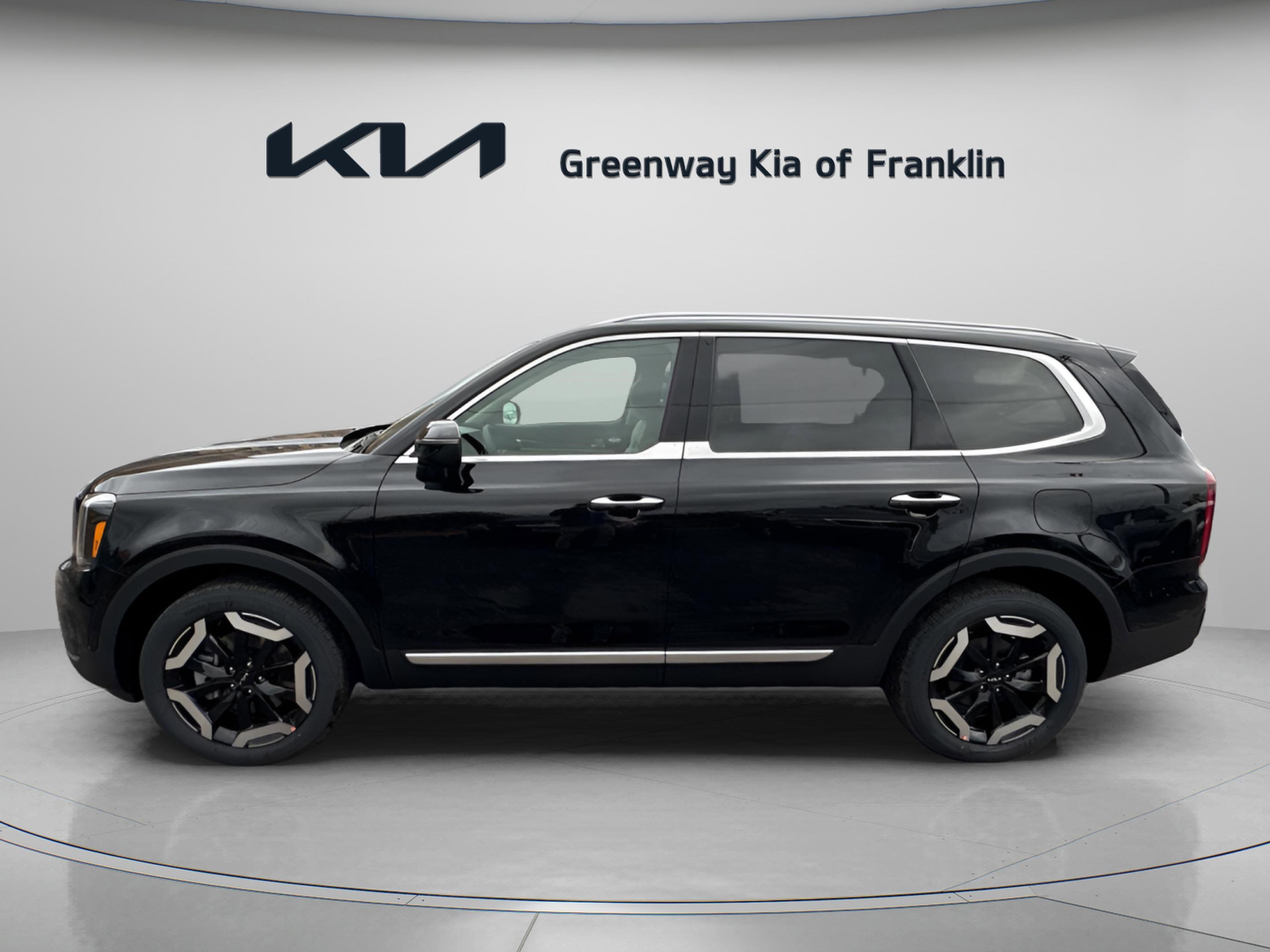 2025 Kia Telluride S photo 3
