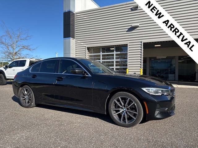 2021 BMW 3 Series 330i's photo