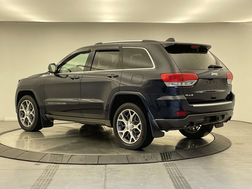 2018 Jeep Grand Cherokee Sterling Edition photo 3