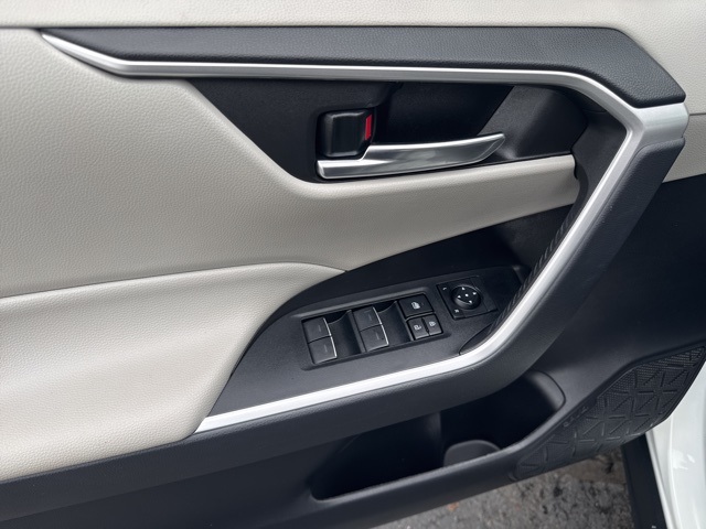 2022 Toyota RAV4 XLE photo 21