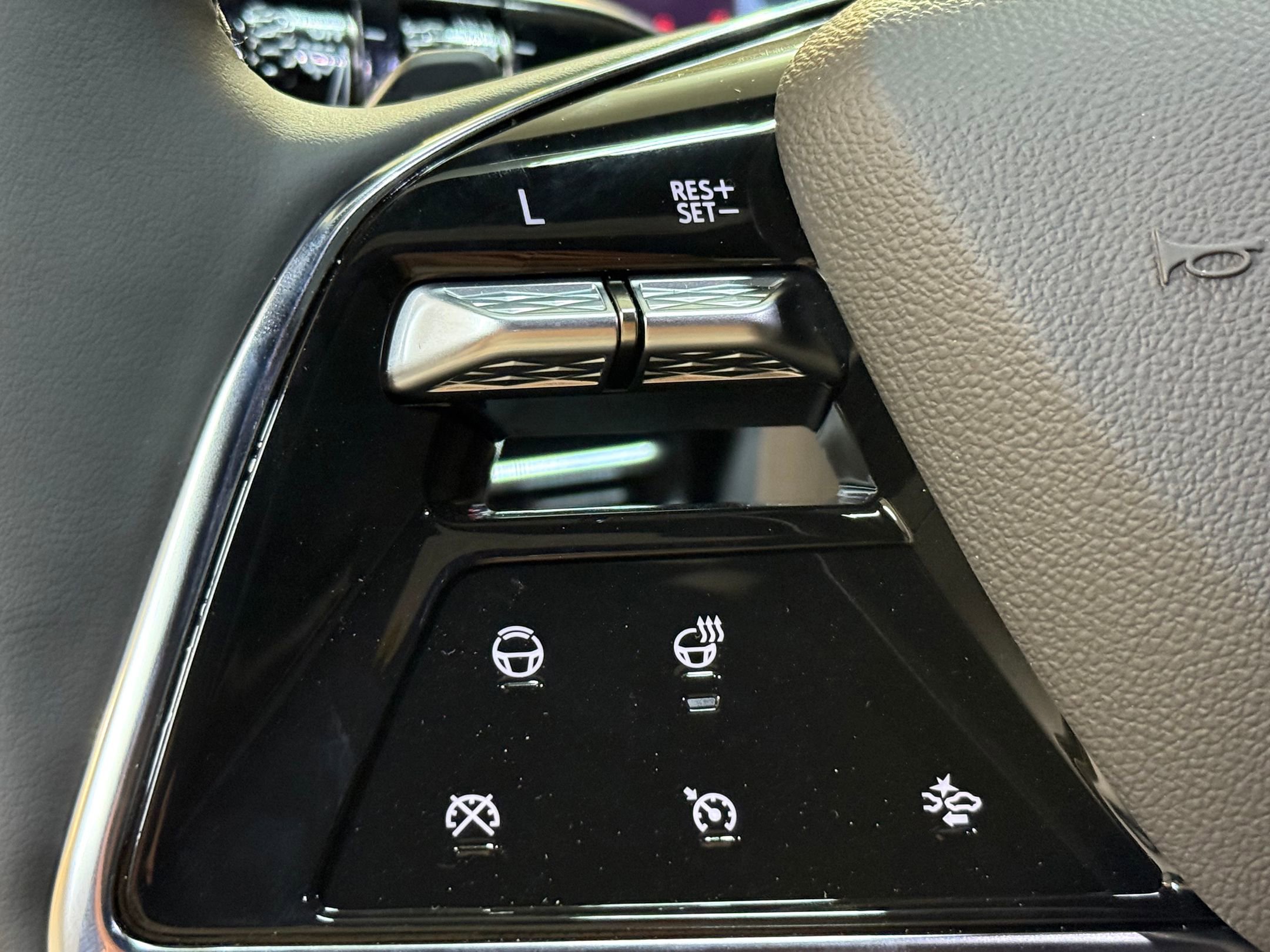 2025 Cadillac Escalade ESV Luxury photo 13