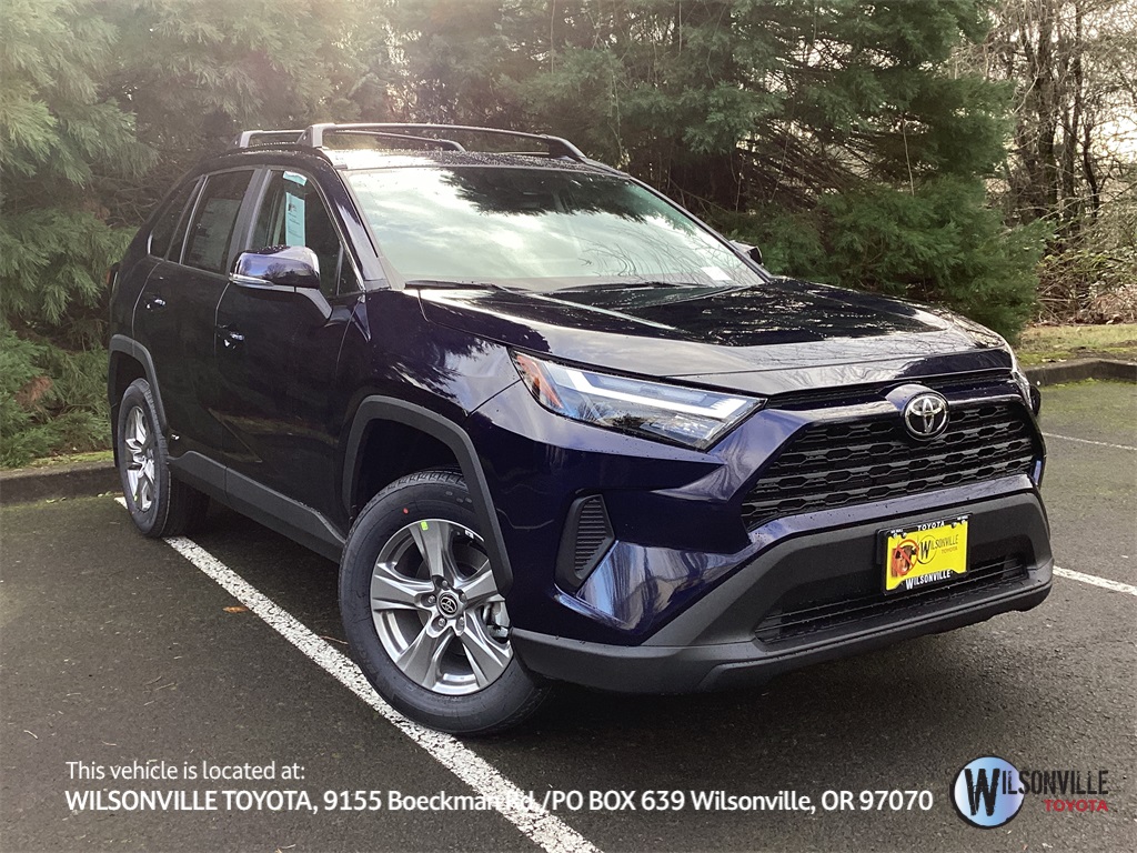 2025 Toyota RAV4 XLE's photo