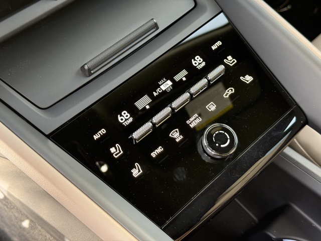 2025 Porsche Macan Electric 4 photo 14
