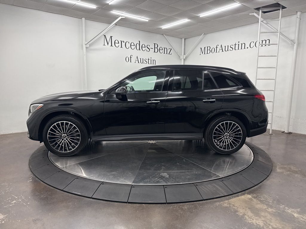 2026 Mercedes Benz GLC 300 photo 4