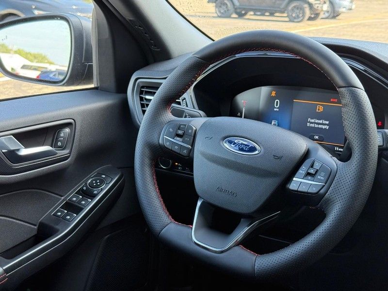 2025 Ford Escape ST-Line photo 10