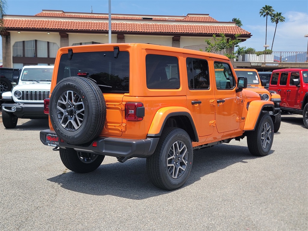 2025 Jeep Wrangler Sahara photo 4