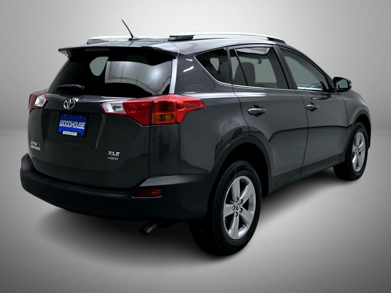 2015 Toyota RAV4 XLE photo 5