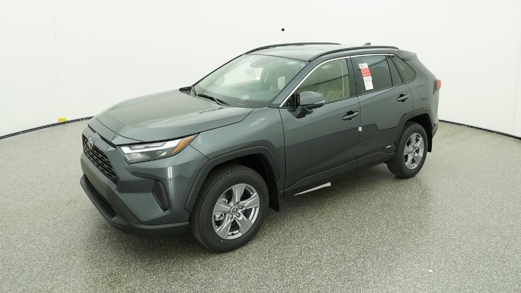 2025 Toyota RAV4 XLE's photo