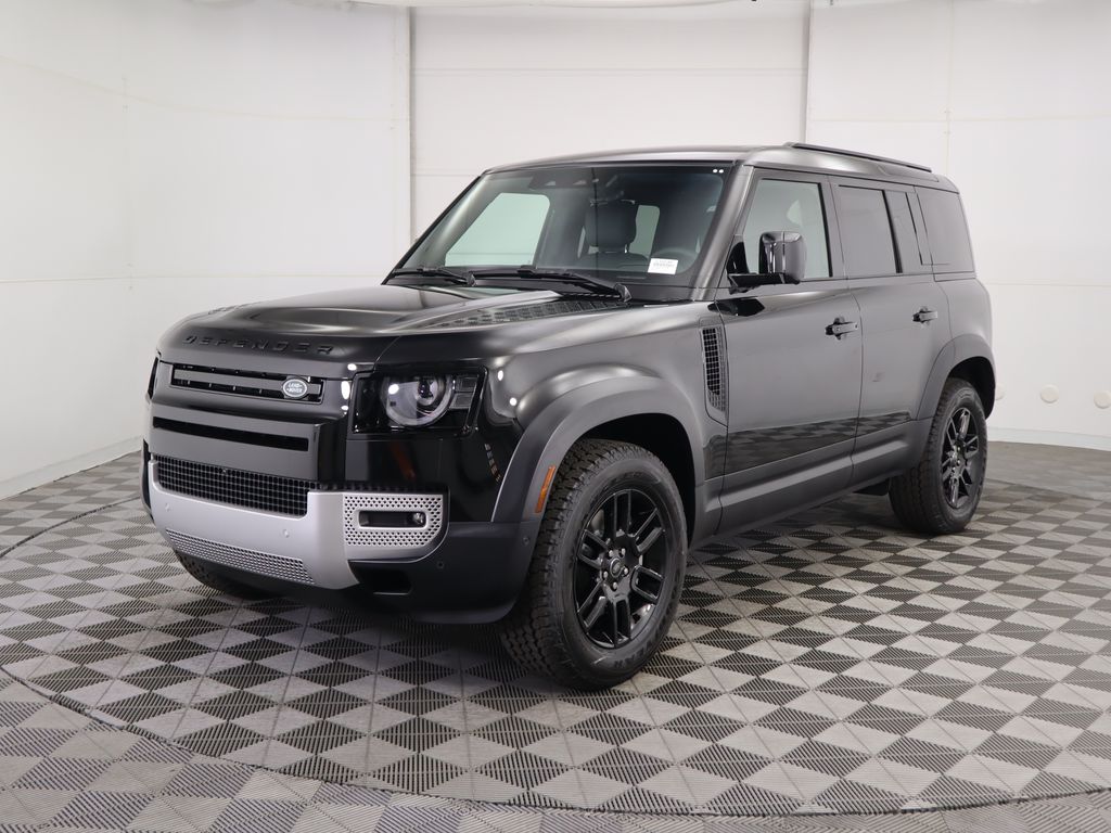 2025 Land Rover Defender S's photo