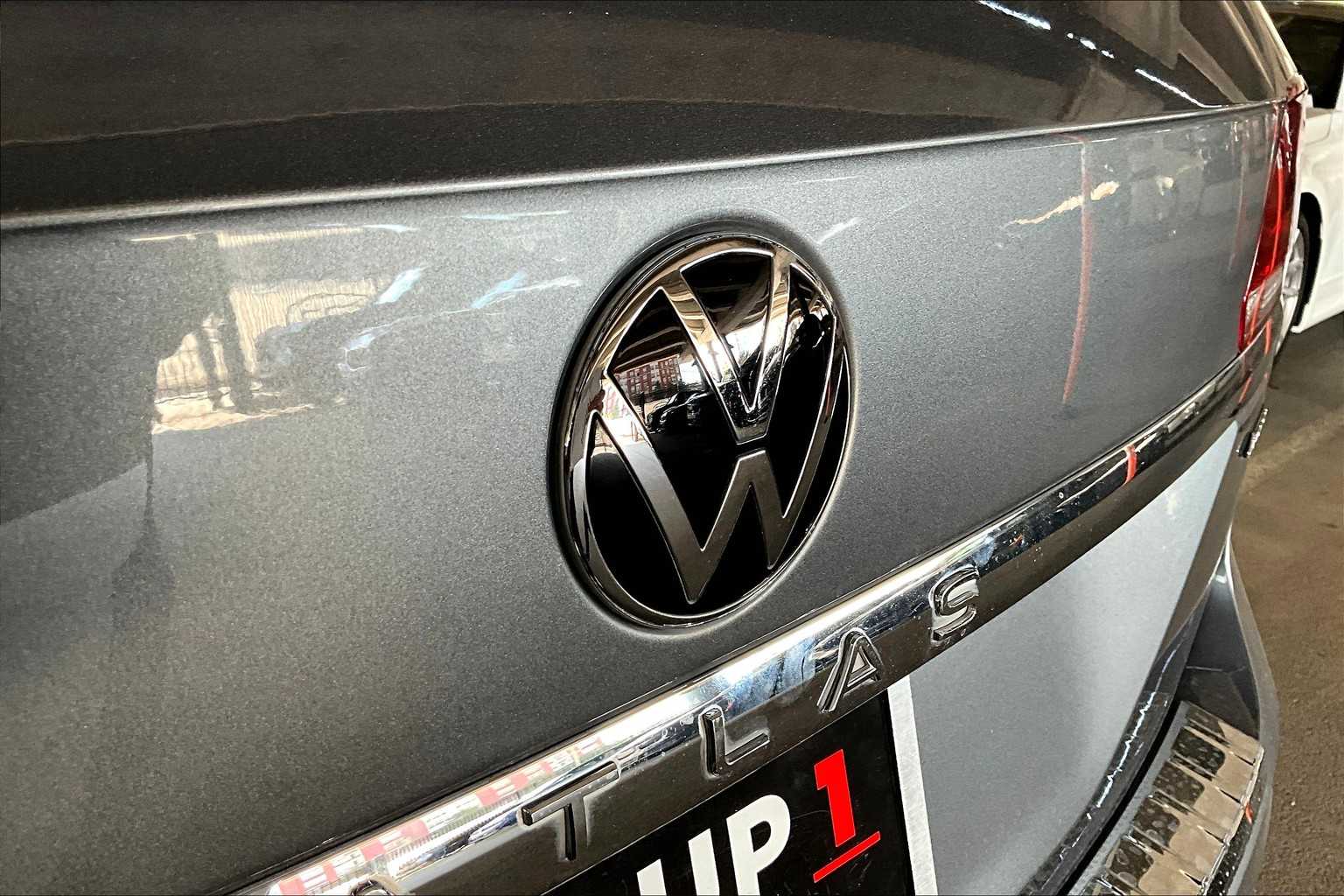 2023 Volkswagen Atlas V6 SEL photo 25