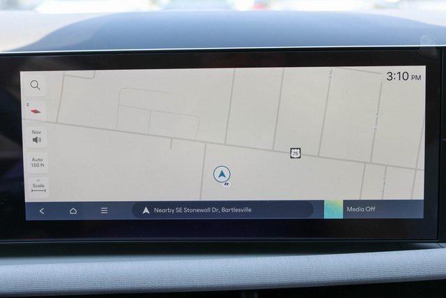 New 2025 White Hyundai SEL Convenience FWD image 19