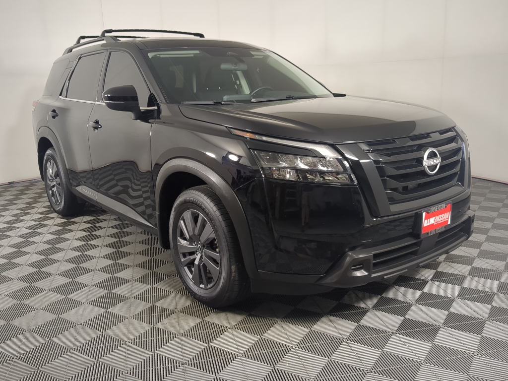 2024 Nissan Pathfinder SV photo 2