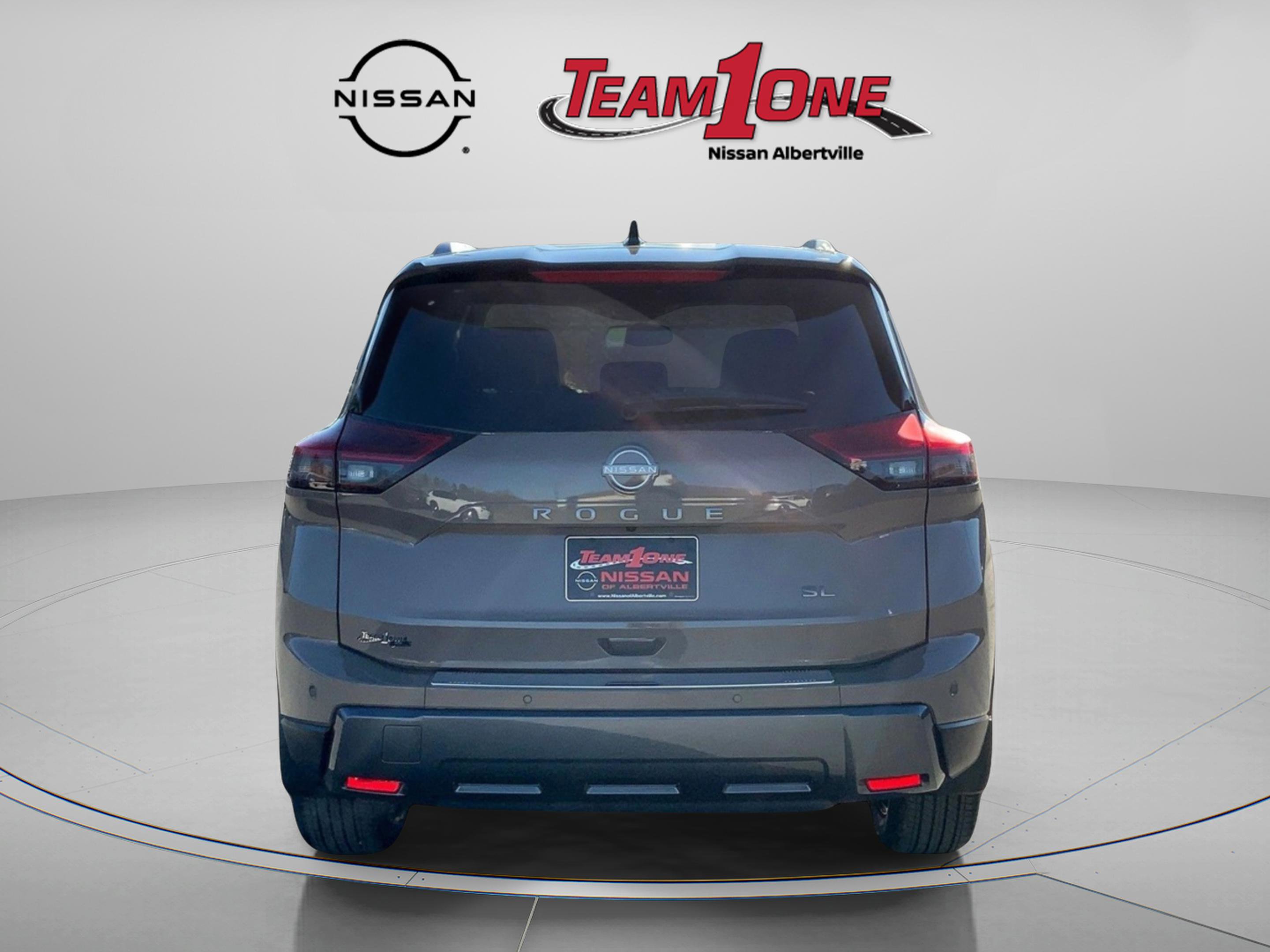 2025 Nissan Rogue SL photo 4