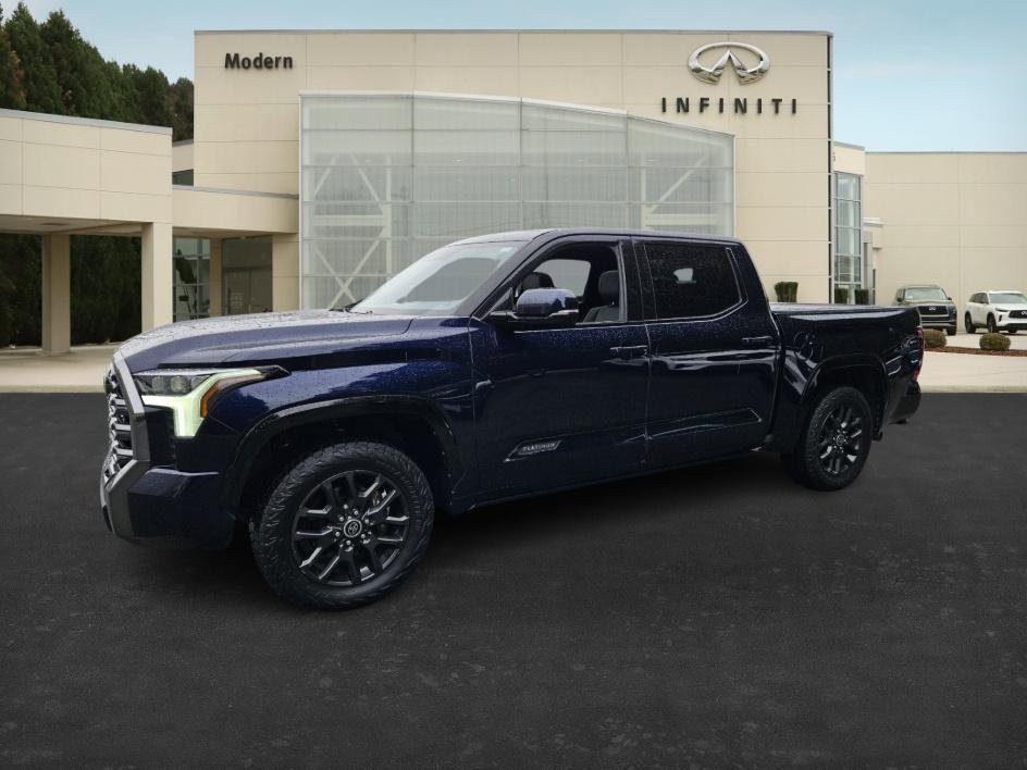 2022 Toyota Tundra Platinum's photo