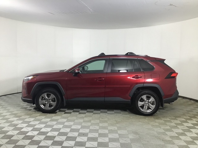 2023 Toyota RAV4 XLE photo 4