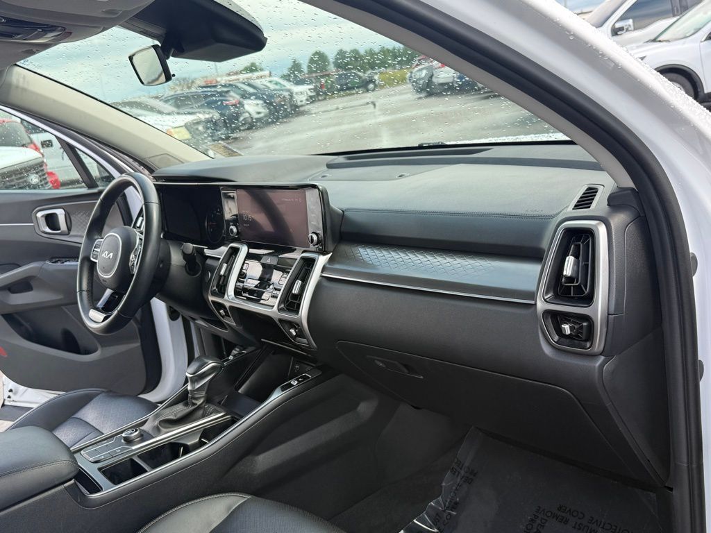 2023 Kia Sorento S photo 16