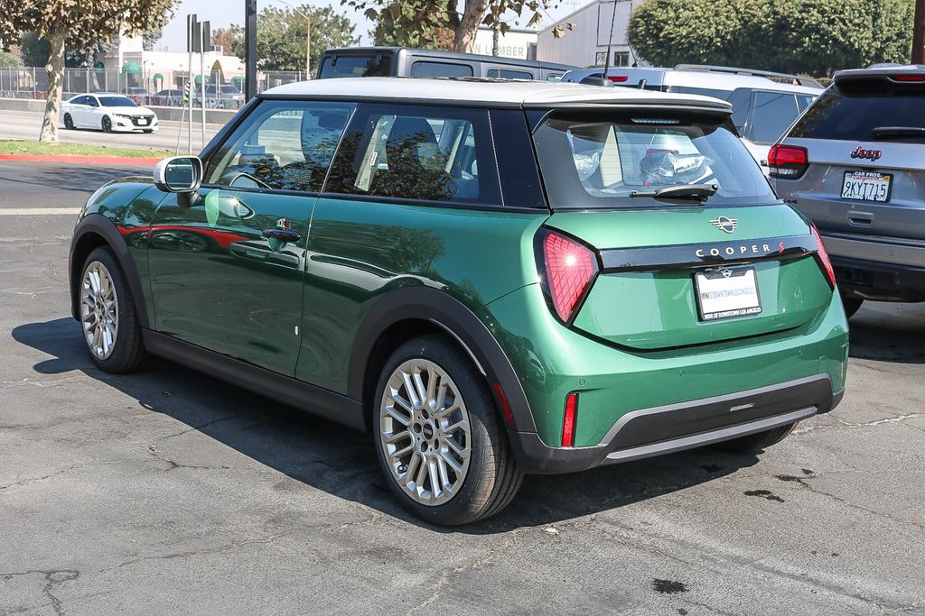 2025 Mini Cooper 2 Door Hardtop Signature photo 6