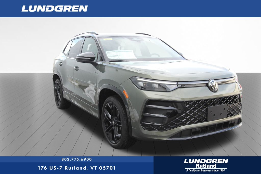 2026 Volkswagen Tiguan SE R-Line Black's photo