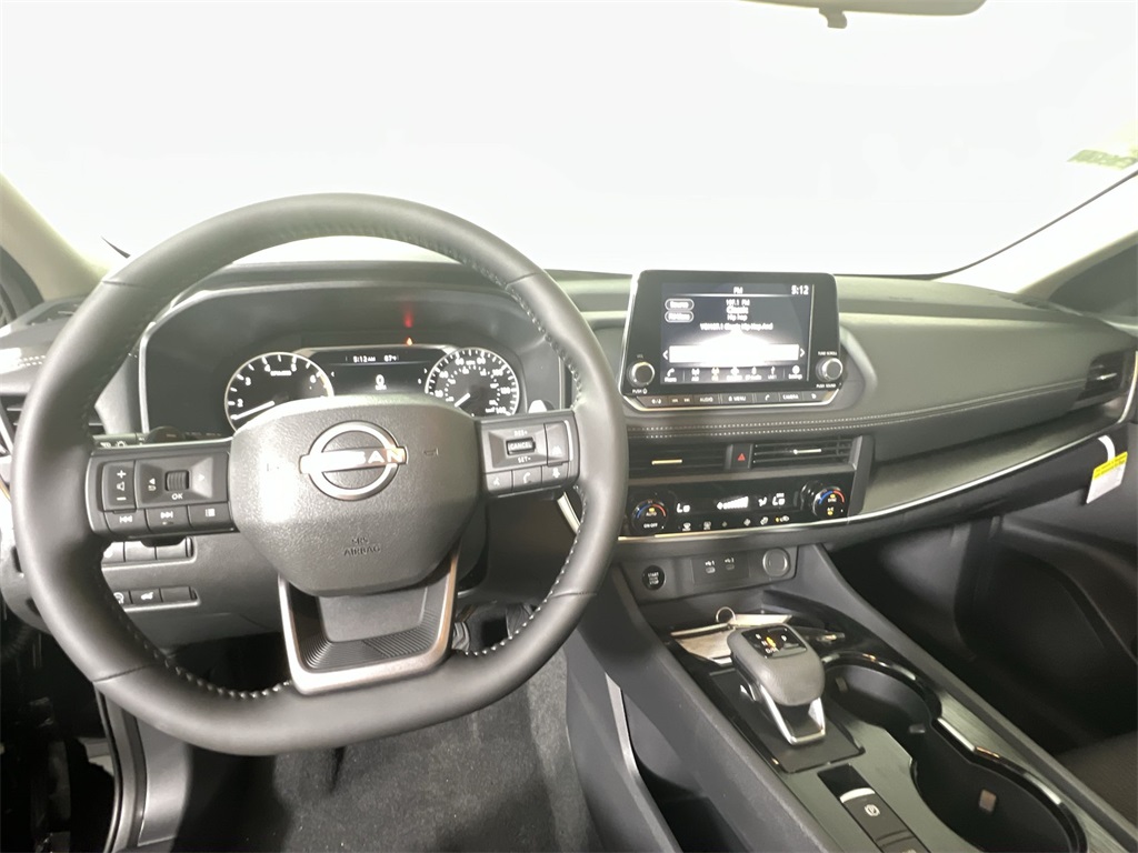 2026 Nissan Rogue SV photo 10