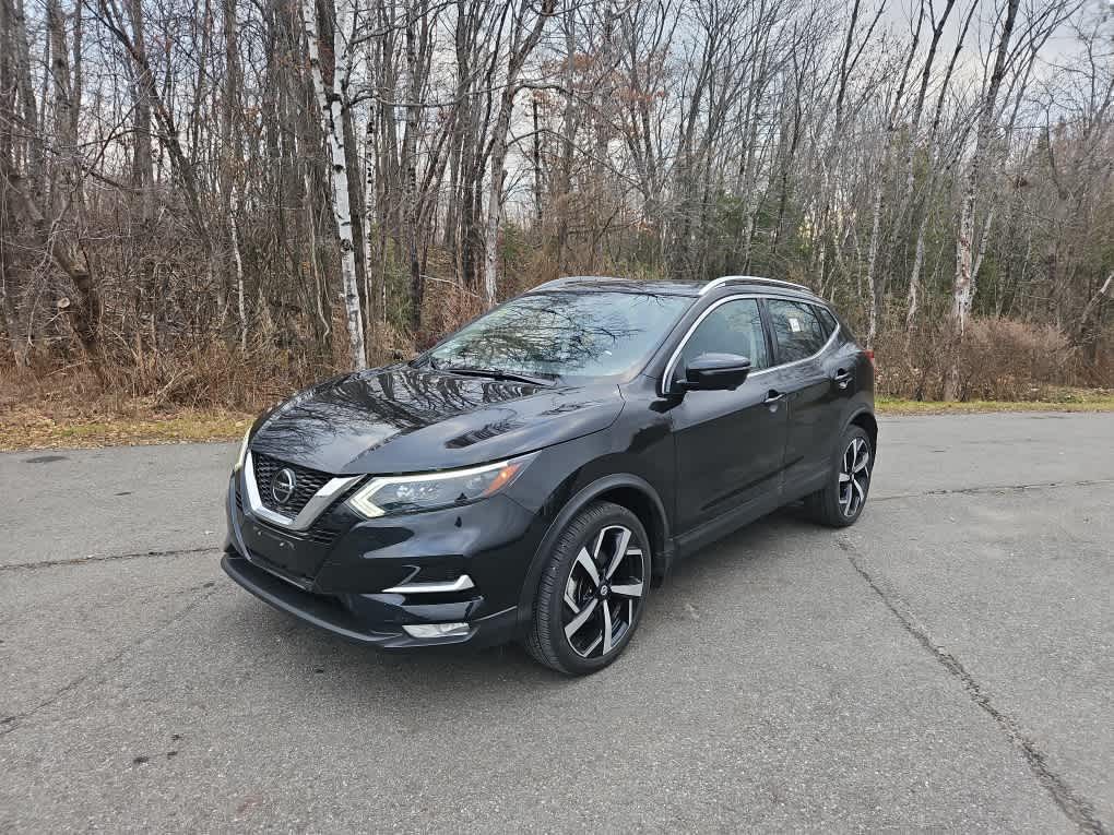 2022 Nissan Rogue Sport SL's photo