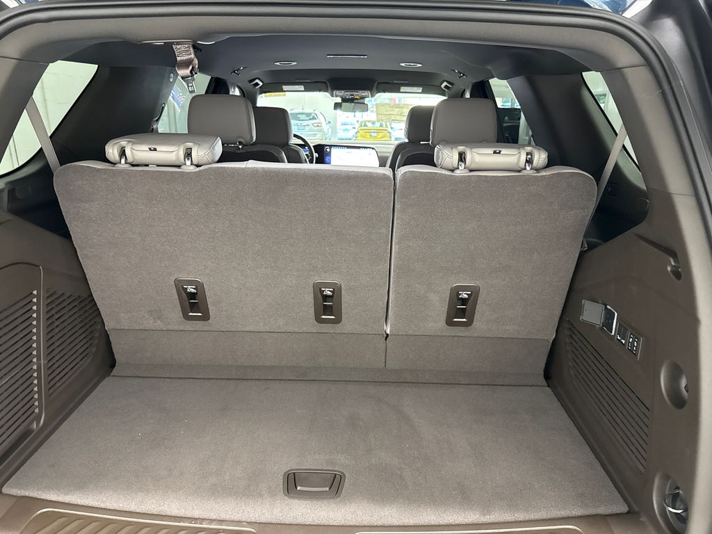 2025 Chevrolet Tahoe LT photo 6
