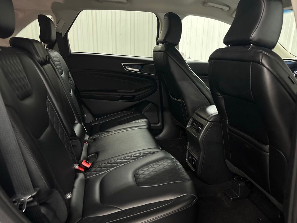 2024 Ford Edge Titanium photo 17