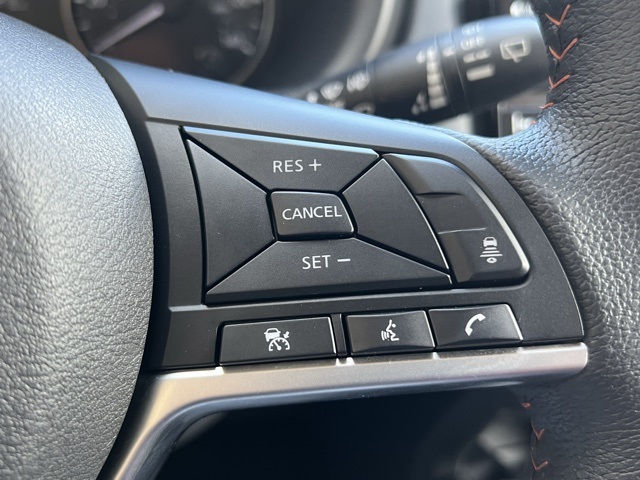 2023 Nissan Kicks SR photo 14