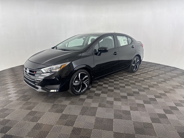 2025 Nissan Versa 1.6 SR photo 3
