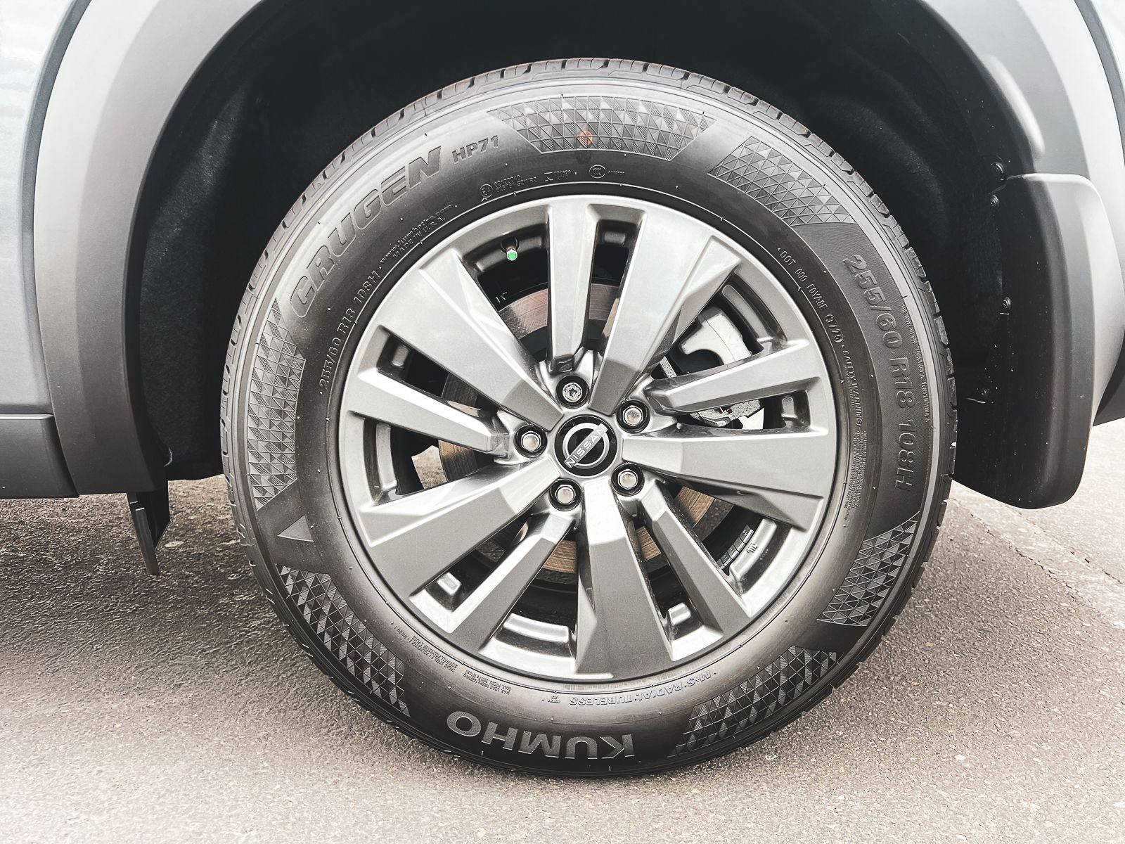 2025 Nissan Pathfinder SV photo 4