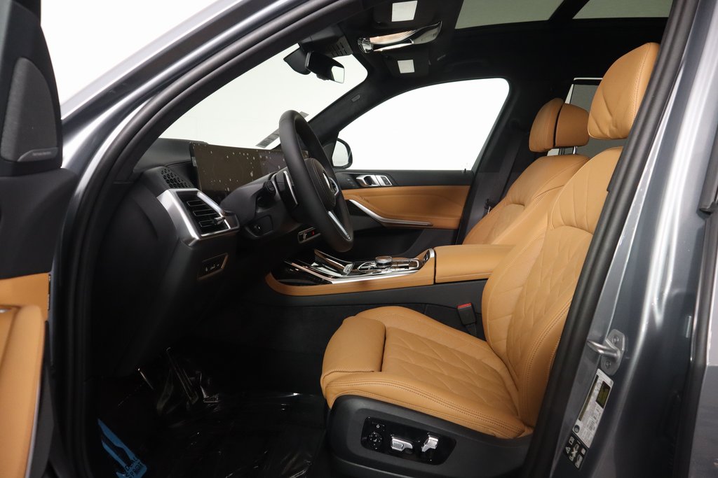 New 2024 BMW X7 xDrive40i SUV in San Diego 58113 5UX23EM00R9V16261