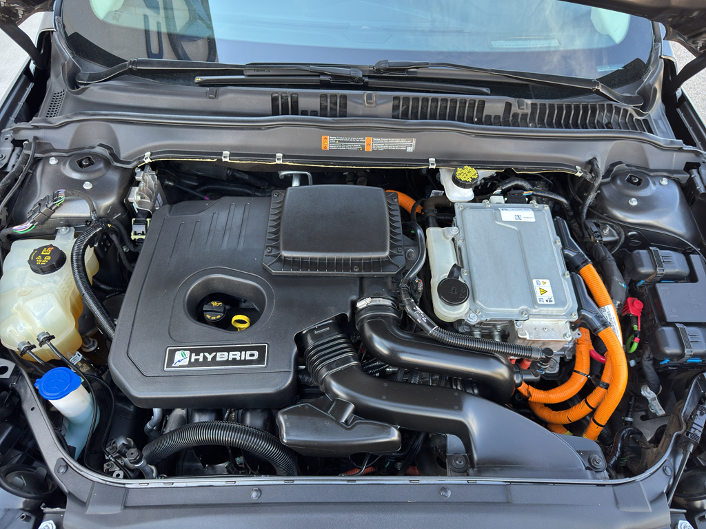 2020 Ford Fusion Hybrid SE photo 16
