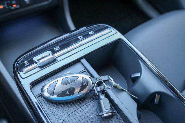 New 2025 White Hyundai SEL Convenience image 16