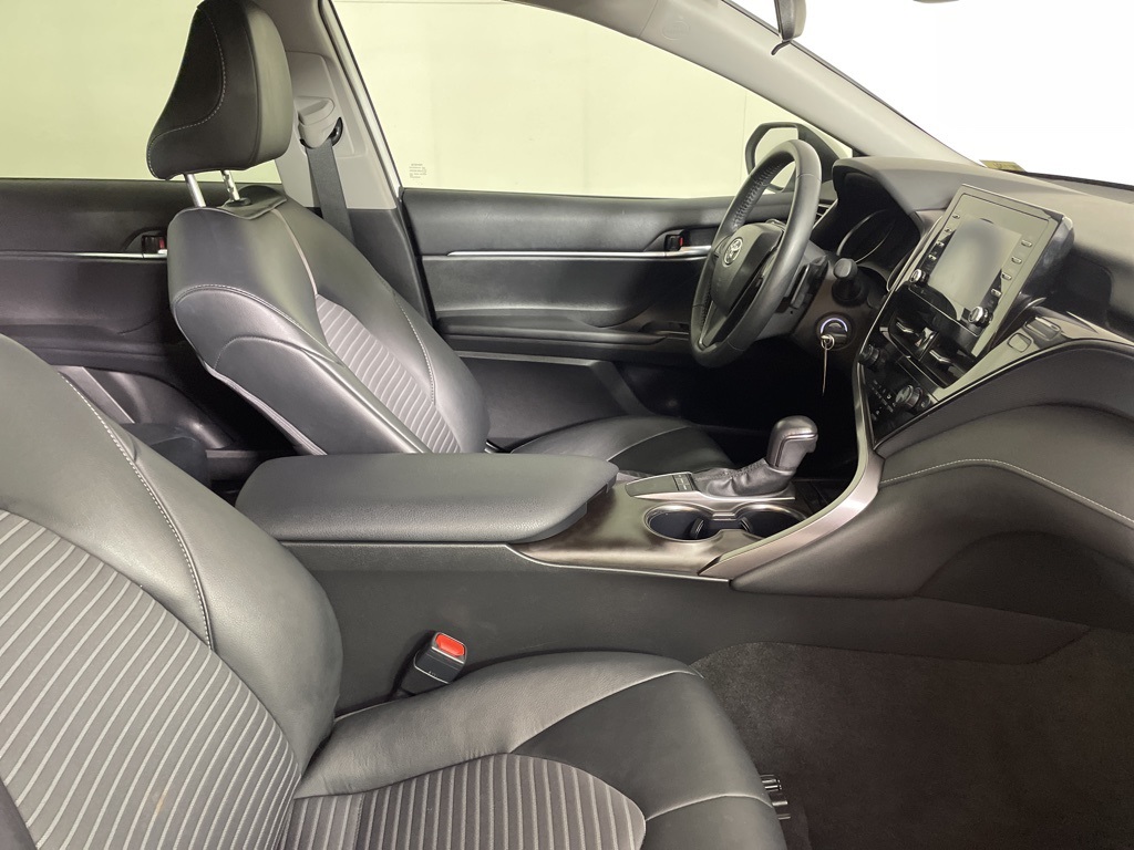 2024 Toyota Camry SE photo 12