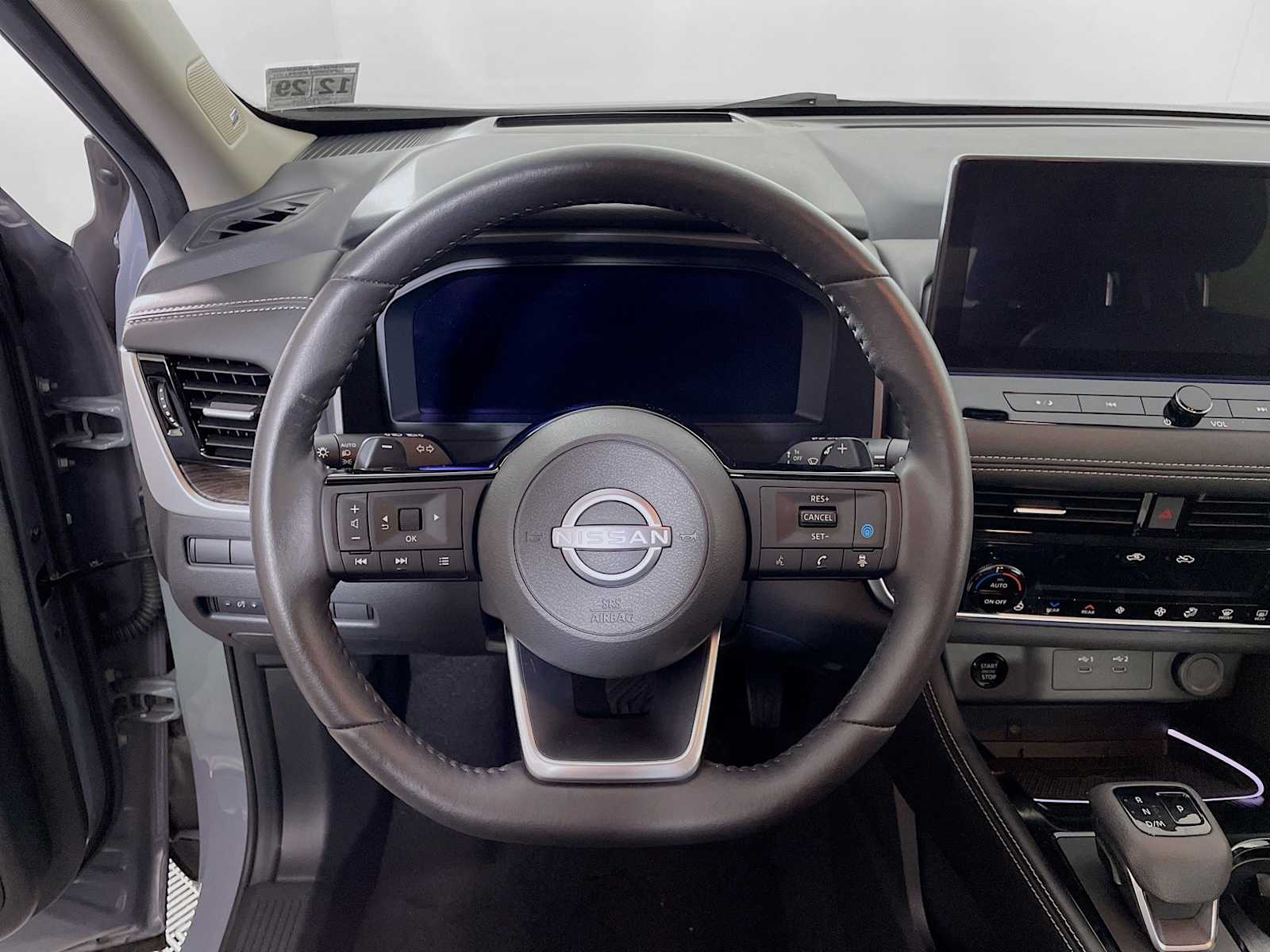 2024 Nissan Rogue Platinum photo 8