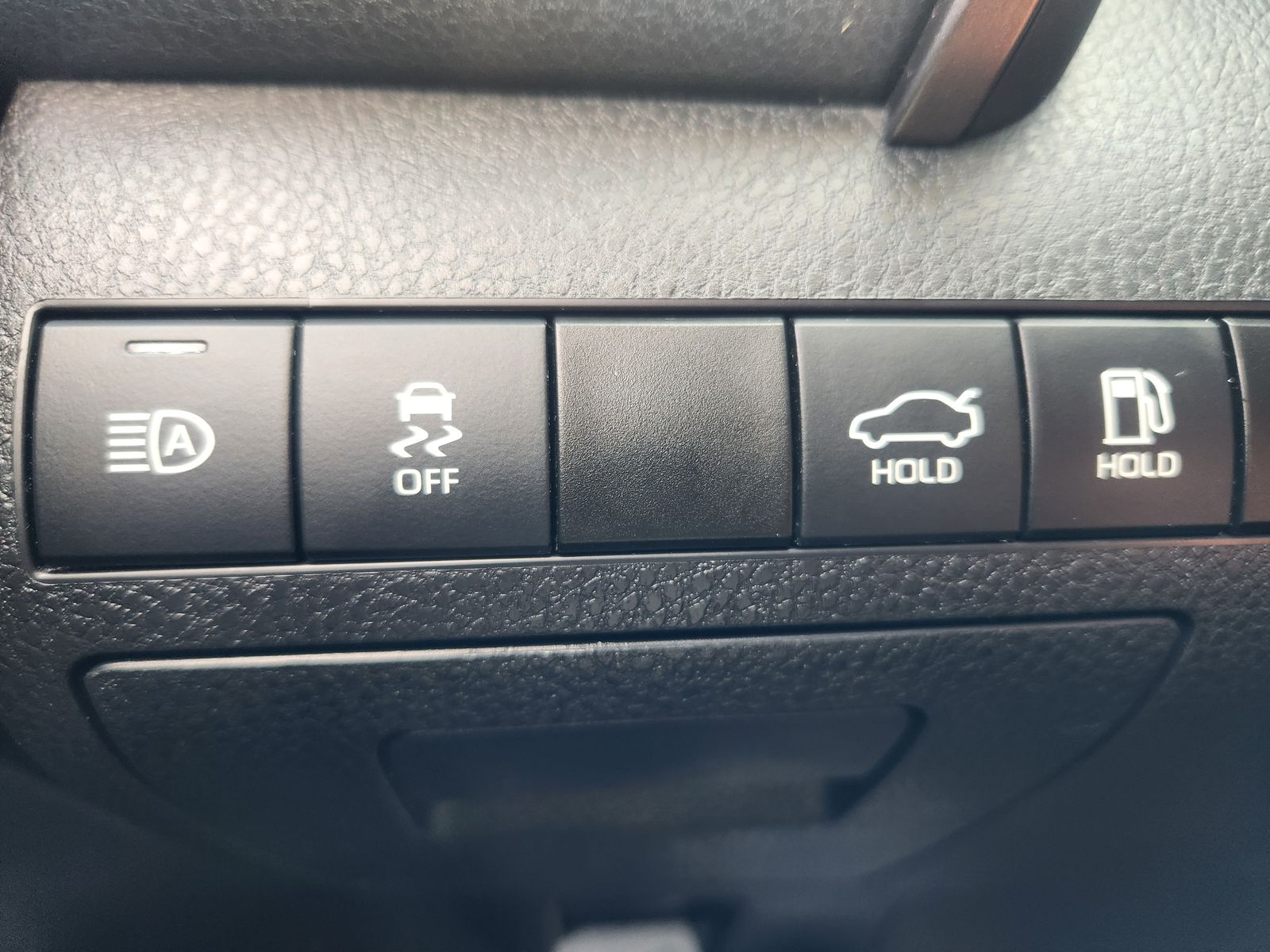 2022 Toyota Camry Hybrid XSE photo 22