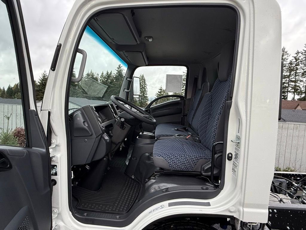 2025 Chevrolet Silverado 4500HD photo 3