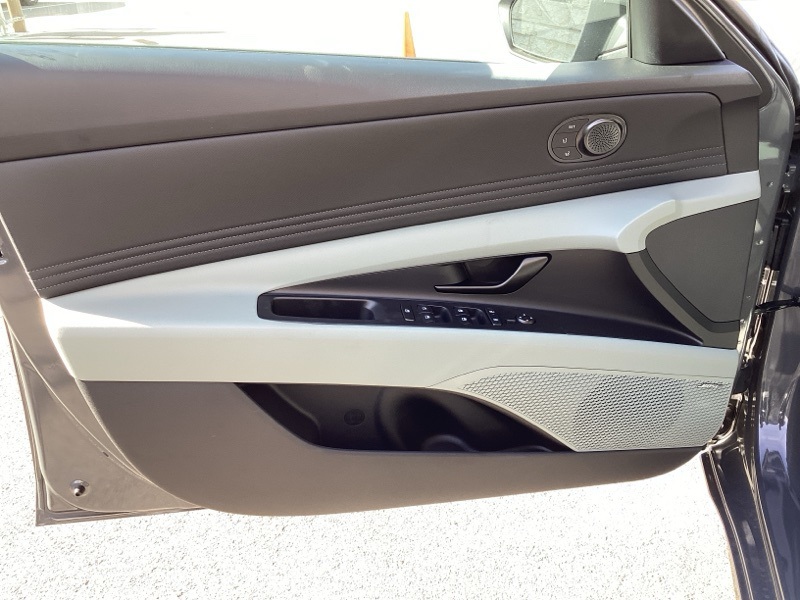 2025 Hyundai Elantra Hybrid Limited photo 23