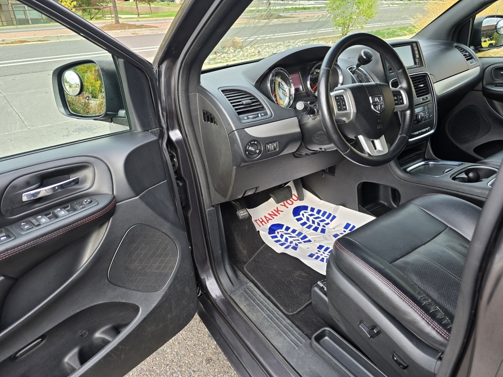 2017 Dodge Grand Caravan GT photo 16