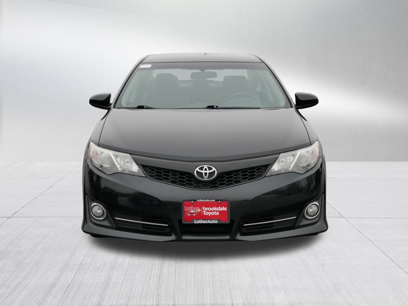 Used 2014 Toyota Camry L with VIN 4T1BF1FK6EU401781 for sale in Brooklyn Center, Minnesota