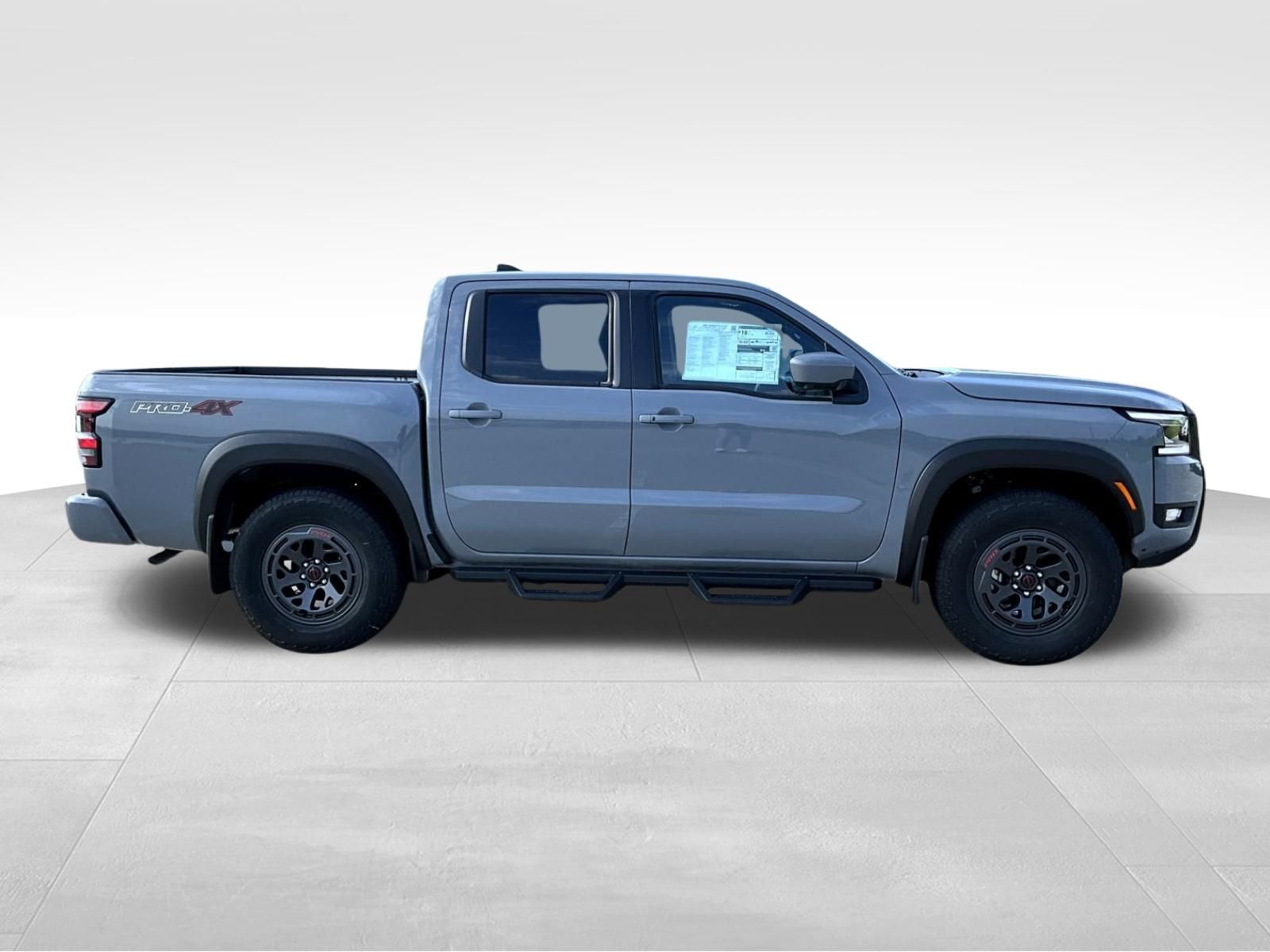 2025 Nissan Frontier PRO-4X photo 4