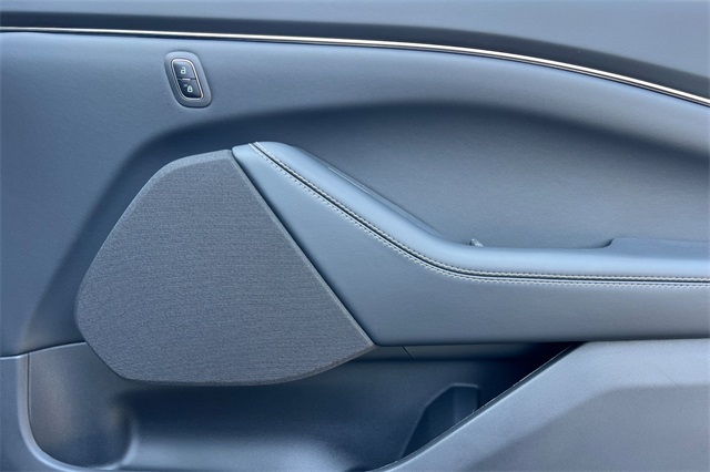 2025 Ford Mustang Mach-E Select photo 20