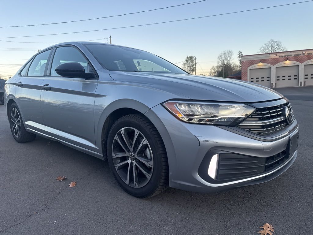 2023 Volkswagen Jetta 1.5T Sport photo 3