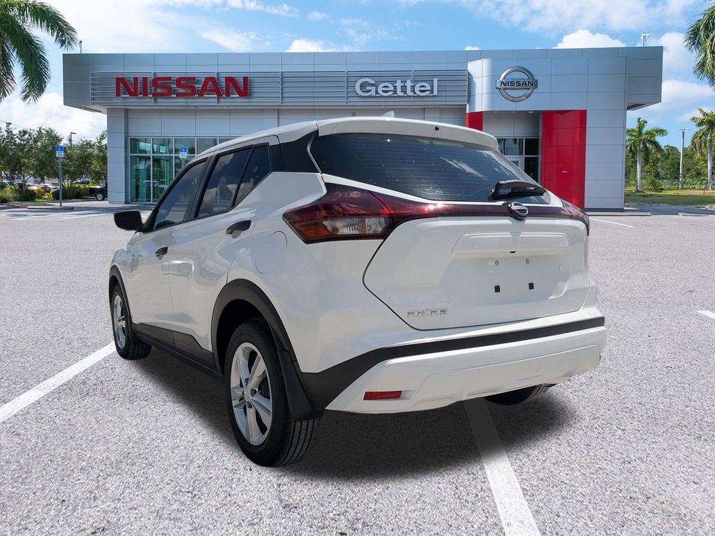 2025 Nissan Kicks Play S photo 2