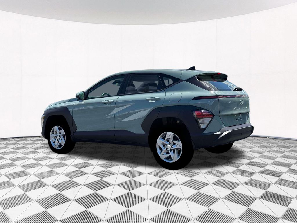 2026 Hyundai Kona SE photo 3