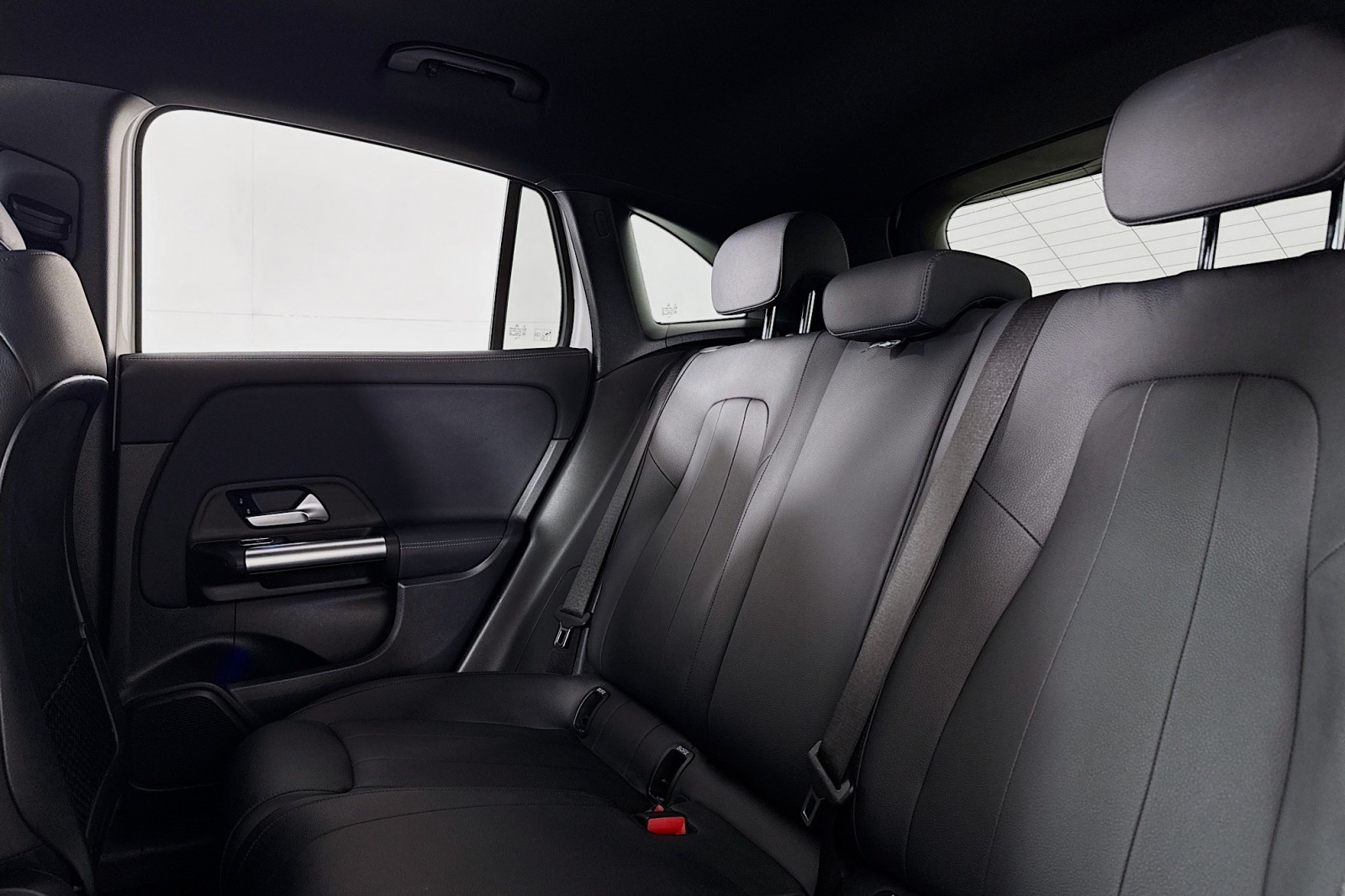 2025 Mercedes Benz GLA 250 photo 7