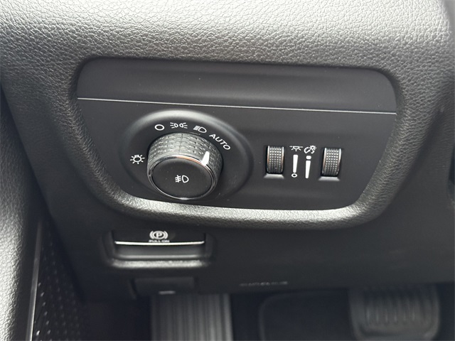 2025 Jeep Grand Cherokee Limited photo 25